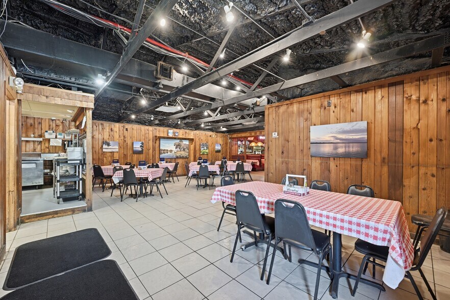 More Photos Of 1148 County Road 309, Crescent City Restaurant For Sale