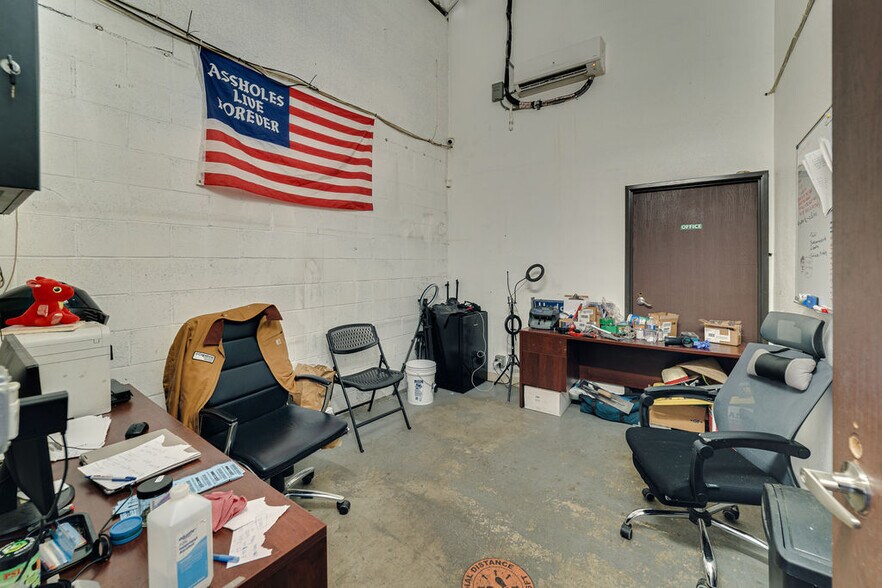 More Photos Of 14748 Keswick St, Van Nuys Warehouse For Sale