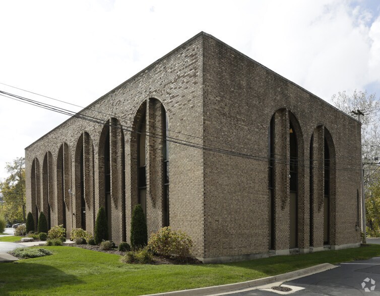 More Photos Of 16860 Oak Park Ave, Tinley Park Office For Lease
