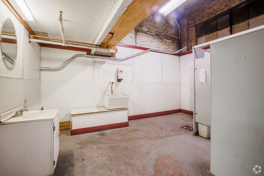 More Photos Of 418 N Sacramento St, Lodi Warehouse For Sale