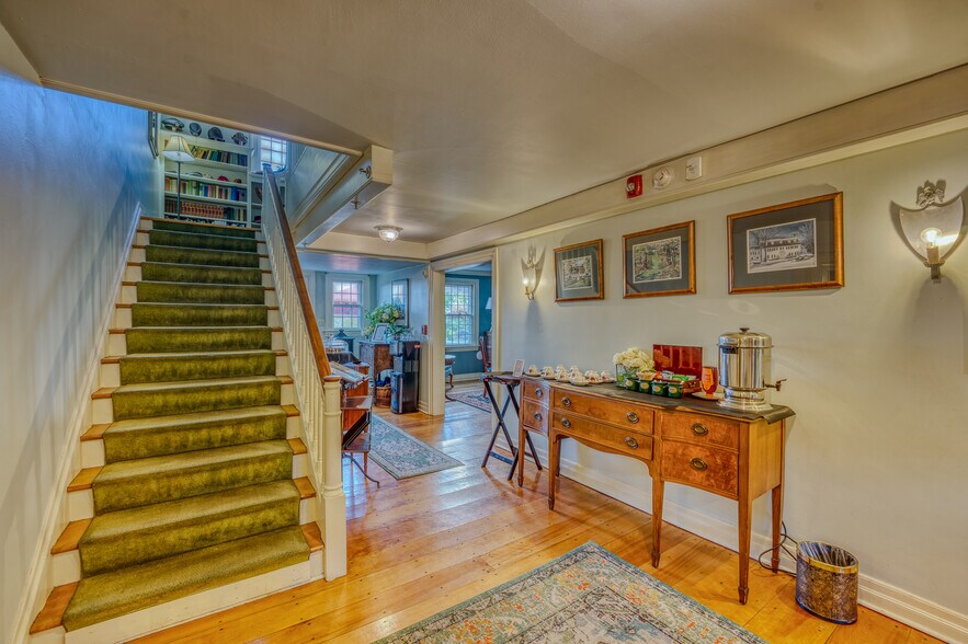 More Photos Of 80 Guider Ln, Bethlehem Hotel For Sale