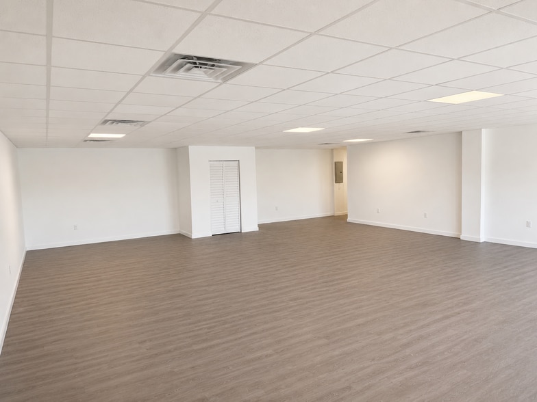 More Photos Of 2626 N Magnolia Ave, Ocala Freestanding For Lease
