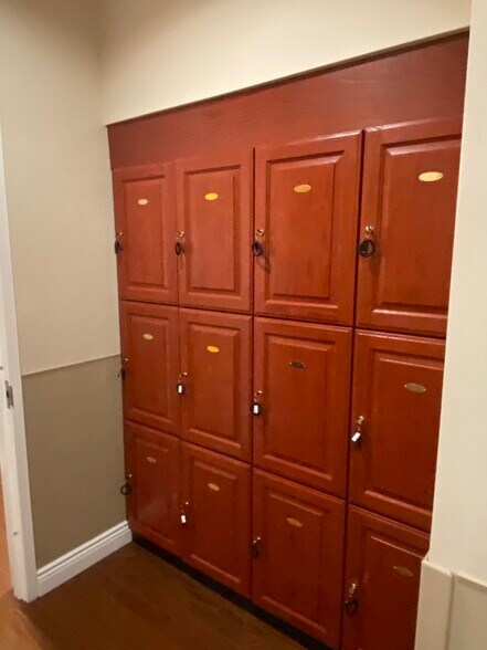 More Photos Of 461 Goffle Rd, Wyckoff Medical For Sale