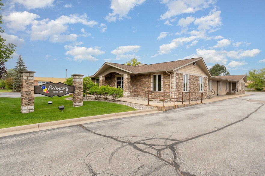 More Photos Of 635 N Center Rd, Saginaw Office For Sale