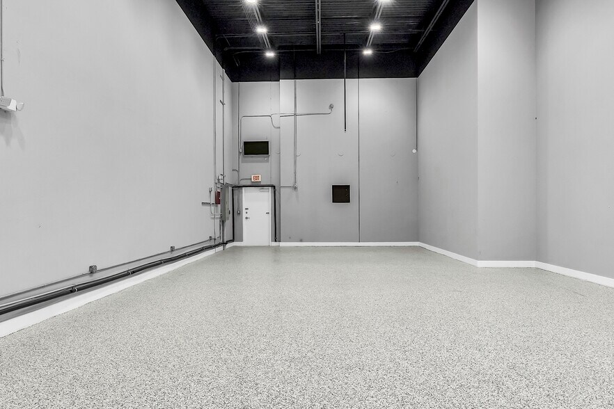 More Photos Of 10404 W State Road 84, Davie Warehouse For Lease