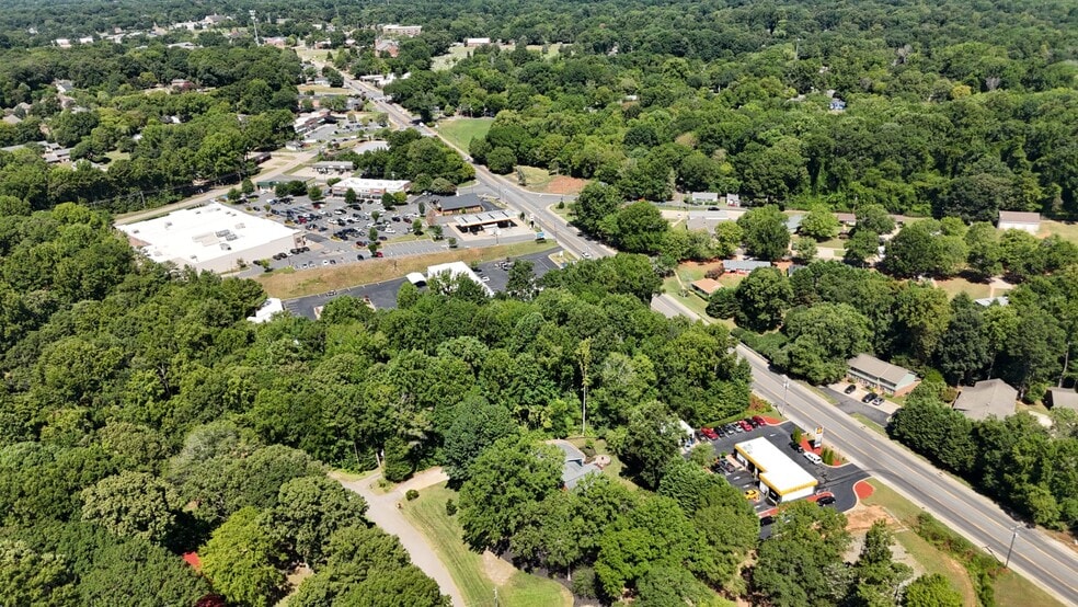 More Photos Of 822 Tom Hall Street St, Fort Mill General Retail For Lease