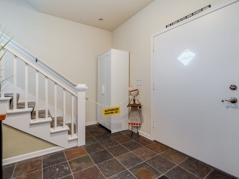 More Photos Of 2800 E Evergreen Blvd, Vancouver Office Residential For Lease