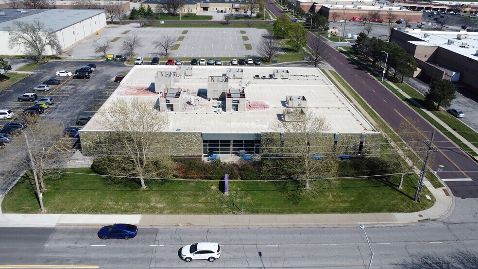 More Photos Of 9221 Quivira Rd, Overland Park Medical For Sale