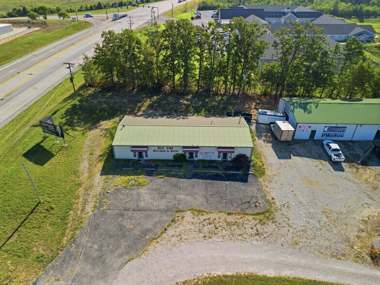 More Photos Of 1398 S Valley Rd, West Plains General Retail For Sale
