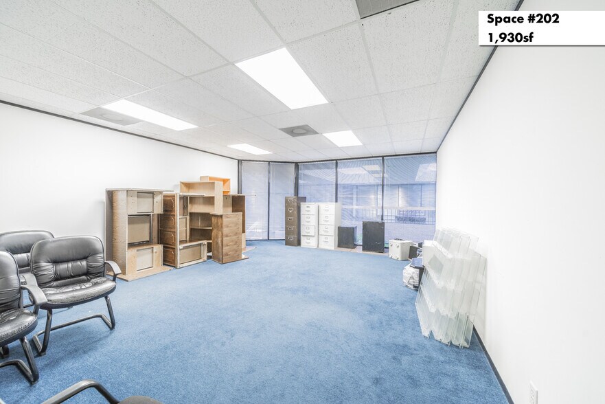 More Photos Of 1880 S Dairy Ashford Rd, Houston Office Residential For Lease