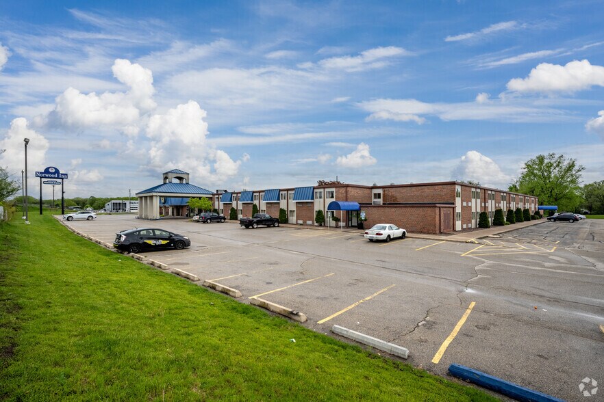 More Photos Of 101 Sky Harbour Dr, La Crosse Hotel For Sale