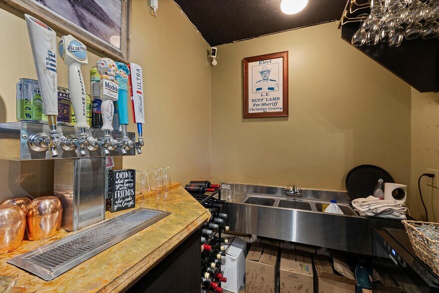 More Photos Of 381 W Guin Rd, Nixa Lodge Meeting Hall For Sale