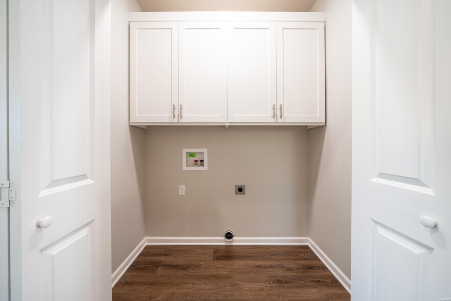 More Photos Of 102 & 106 Cheyenne St, Hot Springs National Park Apartments For Sale