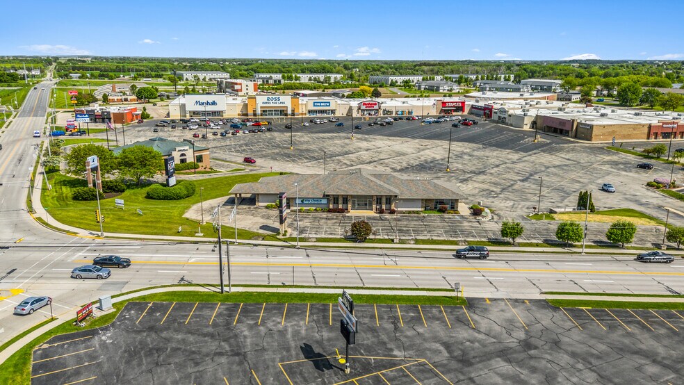 More Photos Of 1659 N Spring St, Beaver Dam Storefront Retail Office For Sale