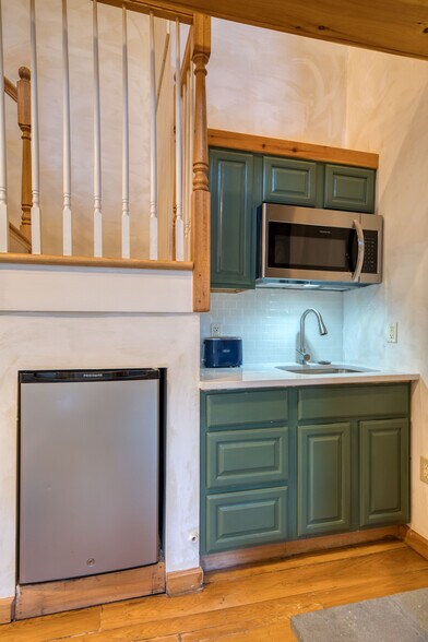 More Photos Of 218 NY-296, Windham Hotel For Sale