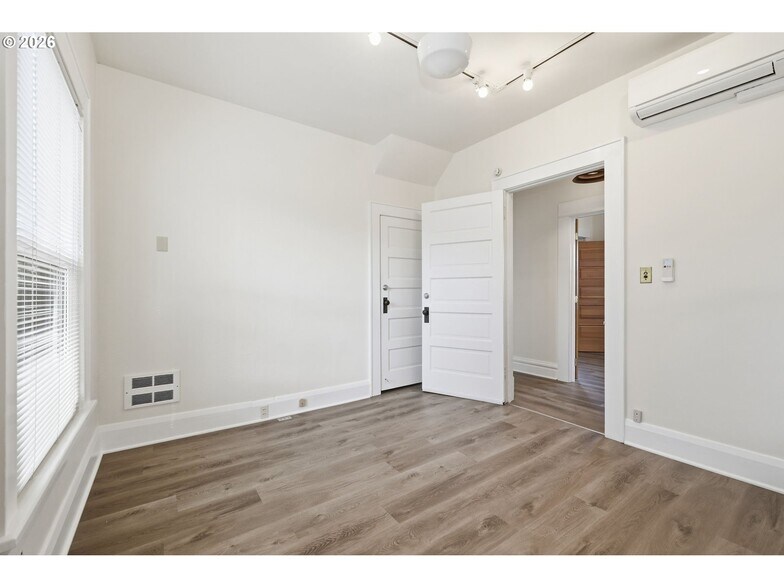 More Photos Of 245 W 13th Ave, Eugene Office For Sale