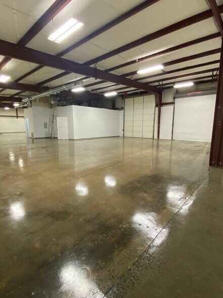More Photos Of 2030 Boyer St, Charlotte Industrial For Sale