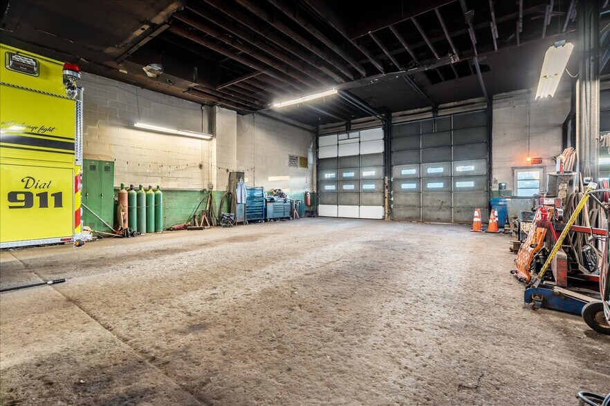 More Photos Of 368 Central Ave, Albany Auto Repair For Sale