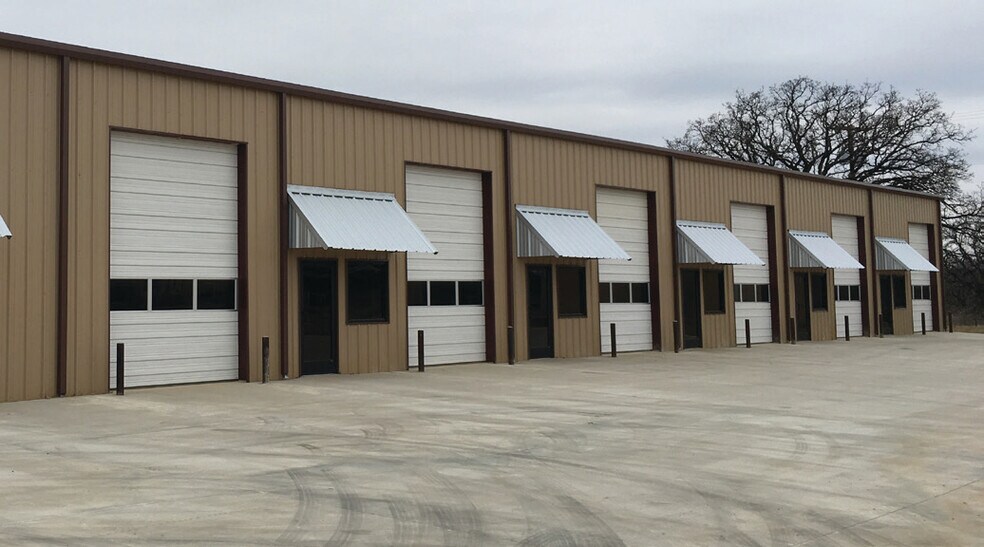More Photos Of 7601 Rendon Bloodworth Rd, Mansfield Flex For Lease