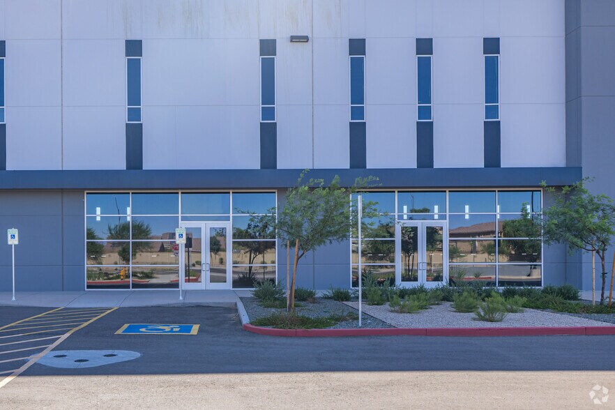 More Photos Of 12460 N Dysart Rd, El Mirage Warehouse For Lease