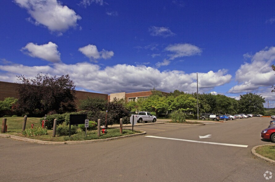 More Photos Of 200 Westinghouse Cir, Horseheads Manufacturing For Sale
