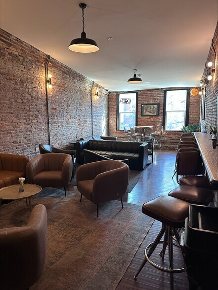 More Photos Of 109 Market St, Wilmington Restaurant For Sale