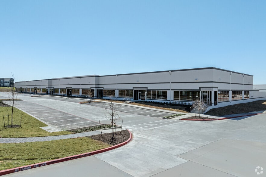 More Photos Of 5305 N Mays St, Georgetown Unknown For Lease