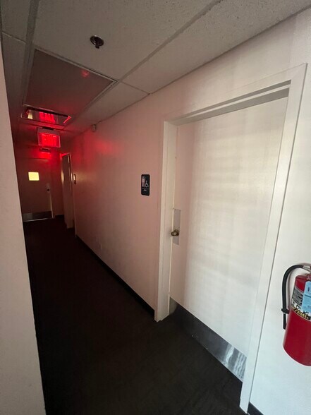 More Photos Of 721-729 Main St, West Dundee Unknown For Lease