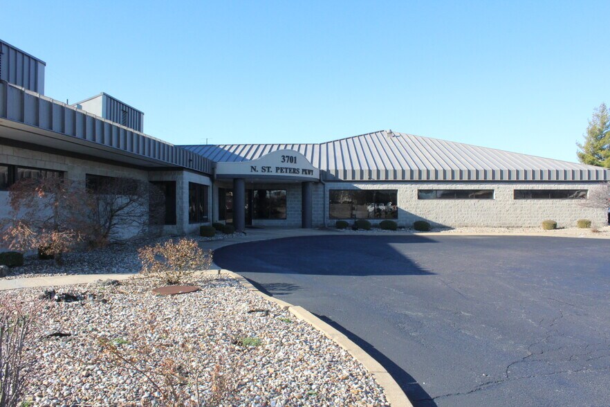 More Photos Of 3701 N St. Peters Pky, Saint Peters Office For Lease