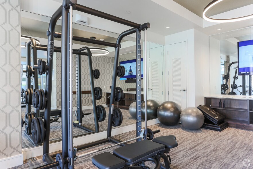 More Photos Of 2450 Valdez St, Oakland Apartments For Lease