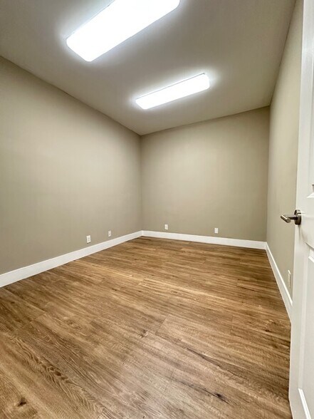 More Photos Of 5397 Orange Dr, Davie Office Residential For Lease