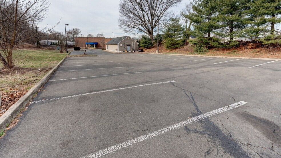 More Photos Of 85 Middletown Ave, North Haven Drugstore For Sale