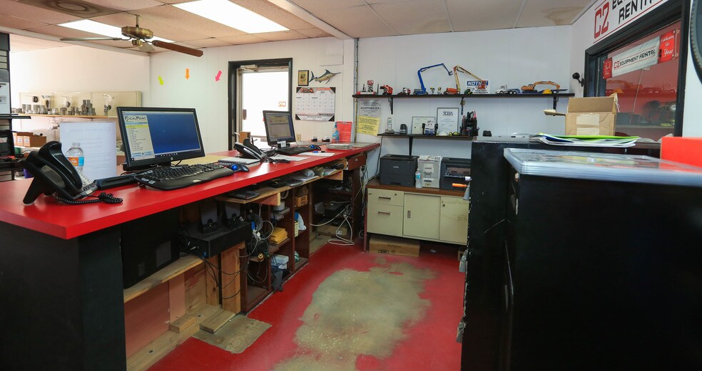 More Photos Of 3411 SE Dixie Hwy, Stuart Auto Repair For Sale