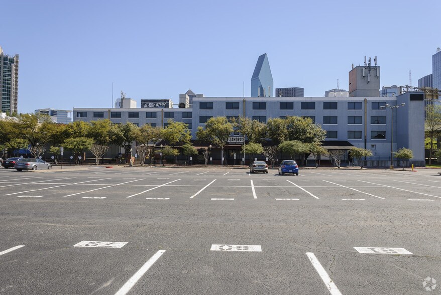 More Photos Of 703 McKinney Ave, Dallas Specialty For Sale