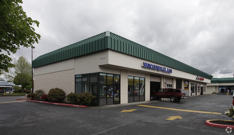 More Photos Of 705 SE Park Crest Ave, Vancouver Unknown For Lease