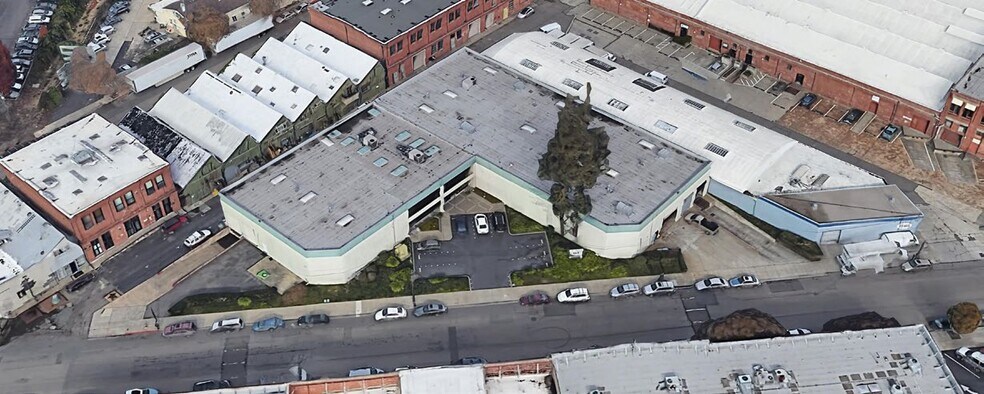 More Photos Of 2100 Livingston St, Oakland Manufacturing For Lease