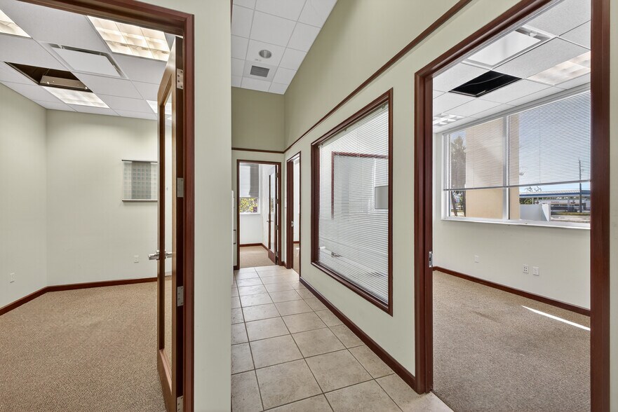 More Photos Of 18031 S Tamiami Trl, Fort Myers Bank For Lease