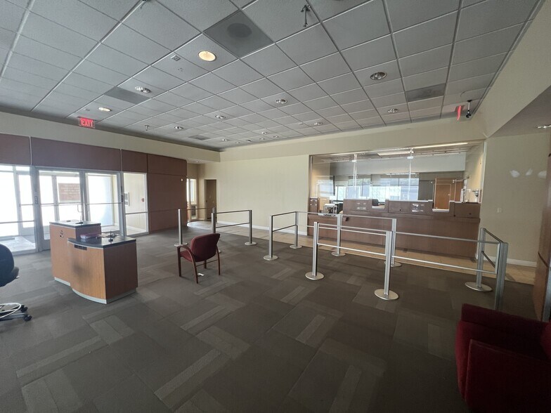 More Photos Of 8217 Mall Pky, Lithonia General Retail For Sale