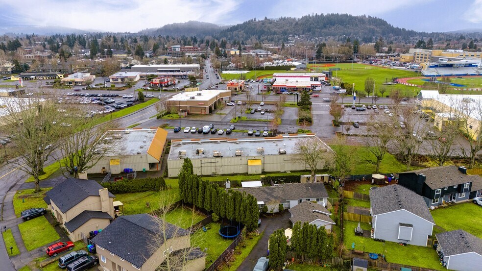 More Photos Of 421-491 NE Burnside Rd, Gresham Freestanding For Sale