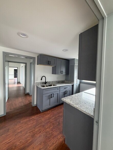 More Photos Of 2719 Huff Dr, Lawrenceville Office For Lease