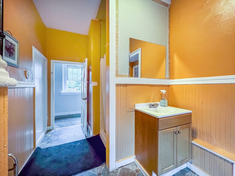 More Photos Of 100 W Maple Ave, Langhorne Restaurant For Sale