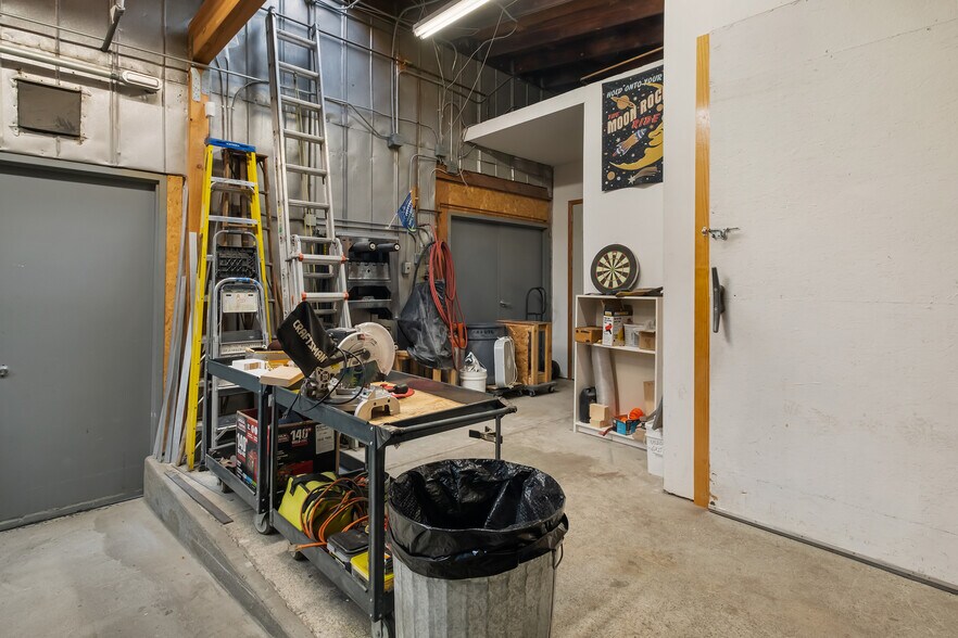More Photos Of 927 Rainier Ave S, Seattle Manufacturing For Sale