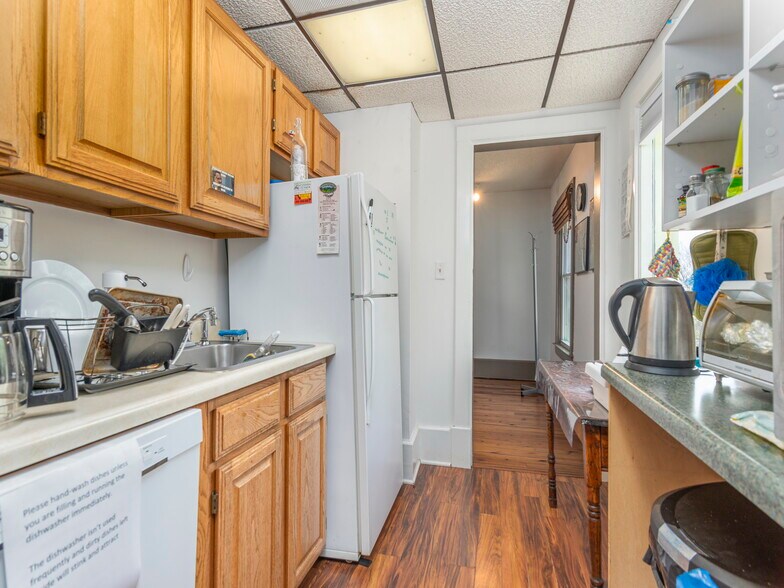 More Photos Of 93 Church St, Asheville Office For Lease
