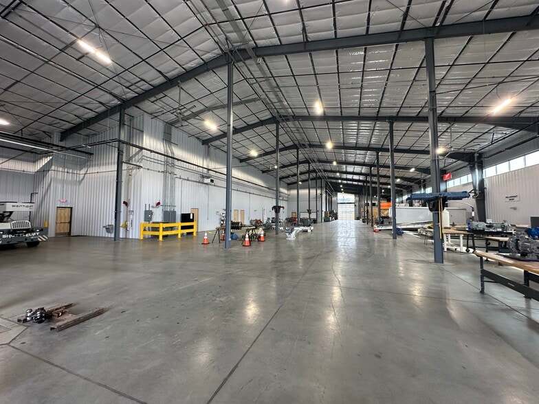 More Photos Of 340 N Shamrock Blvd, Russellville Light Manufacturing For Sale