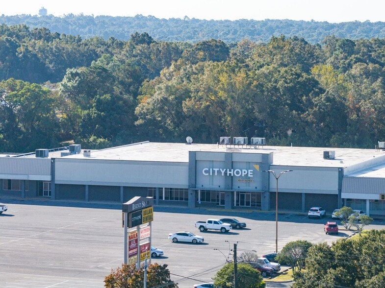 More Photos Of 4693 Airport Blvd, Mobile Unknown For Lease