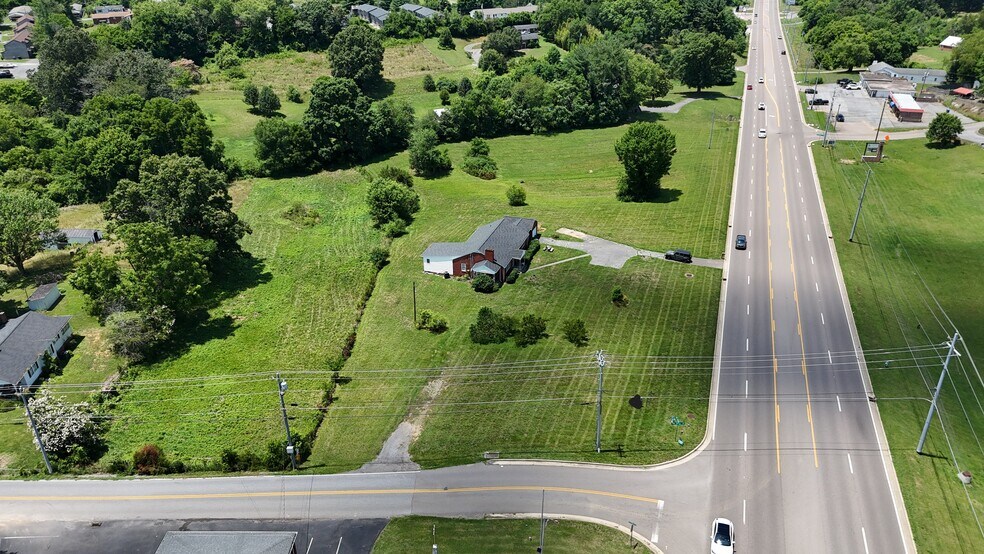 More Photos Of 5207 N Roan St, Gray Specialty For Sale