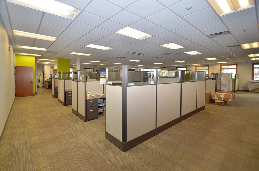 More Photos Of 970 S 29th St W, Billings Office For Sale