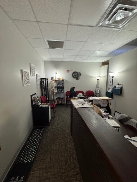 More Photos Of 7341 Office Park Pl, Melbourne Office Residential For Lease