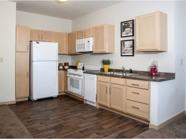 More Photos Of 2220 E Lake St, Minneapolis Apartments For Lease