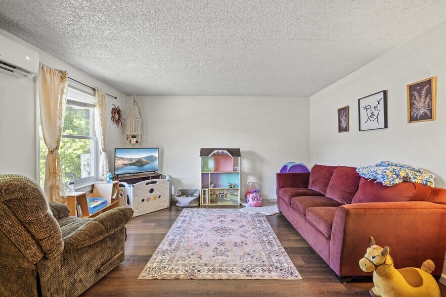 More Photos Of 3001 Juanipero Way, Medford Apartments For Sale